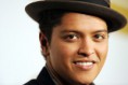 Bruno Mars negocia acordo e não vai cumprir pena por posse de cocaína